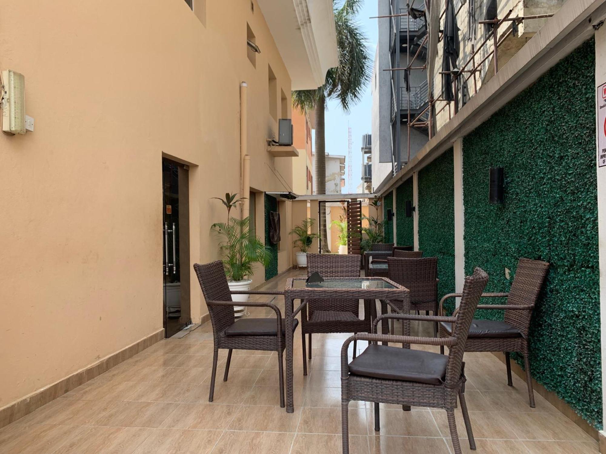Presken Hotel @Oniru Lagos Buitenkant foto