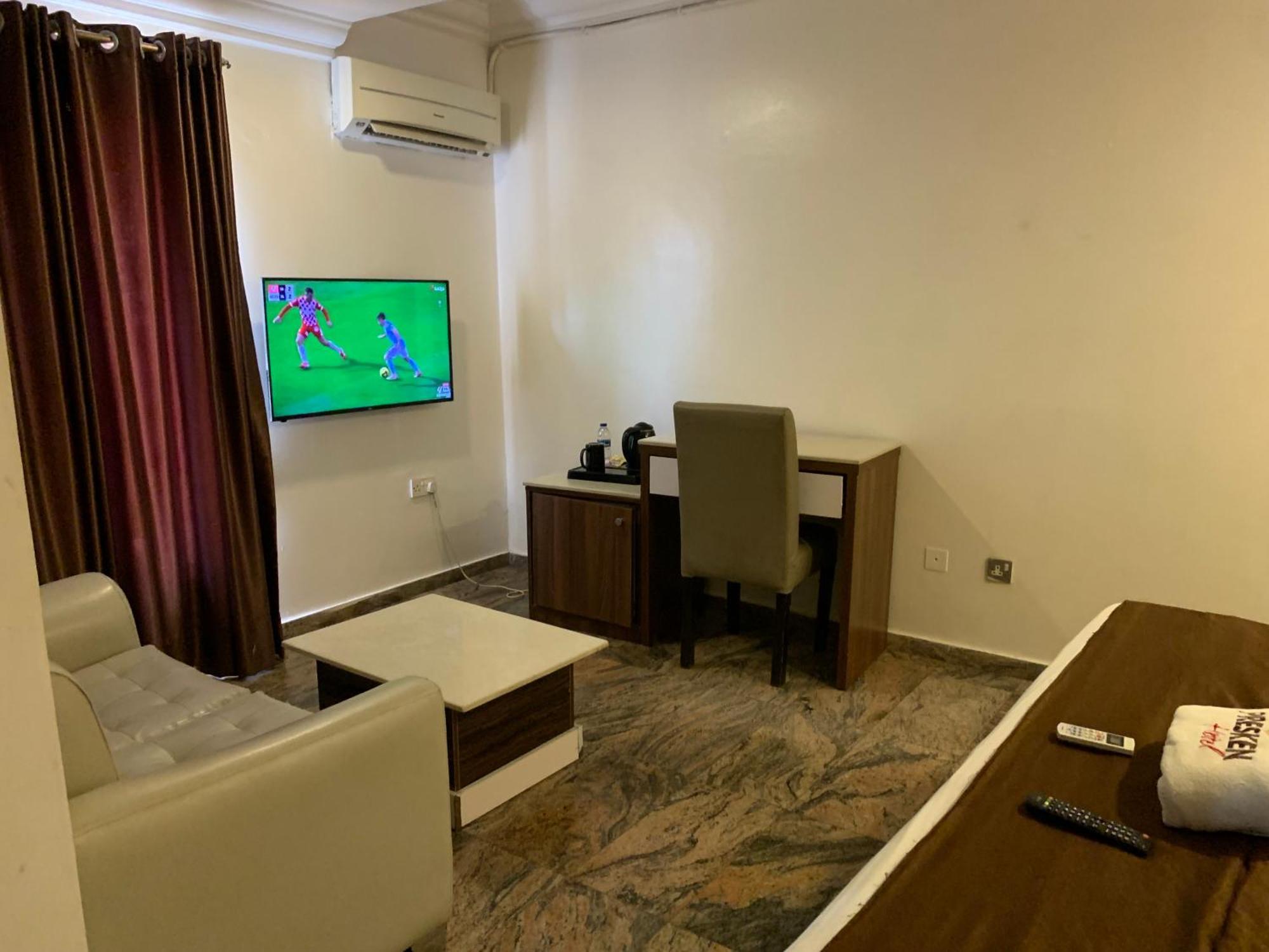 Presken Hotel @Oniru Lagos Buitenkant foto
