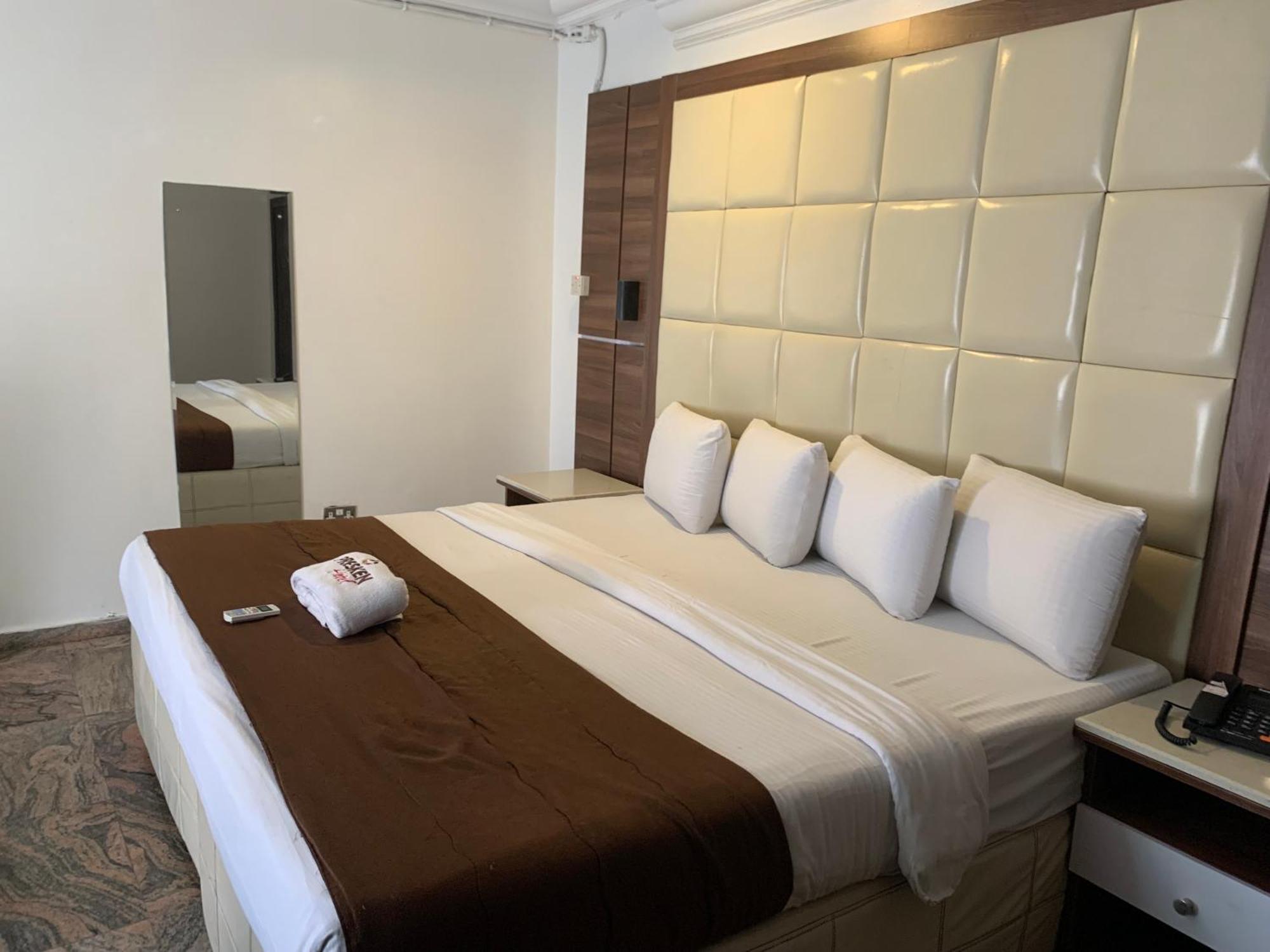 Presken Hotel @Oniru Lagos Buitenkant foto