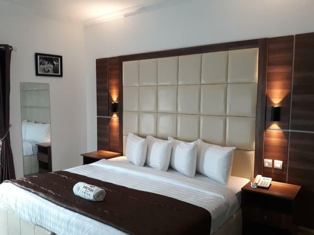 Presken Hotel @Oniru Lagos Buitenkant foto